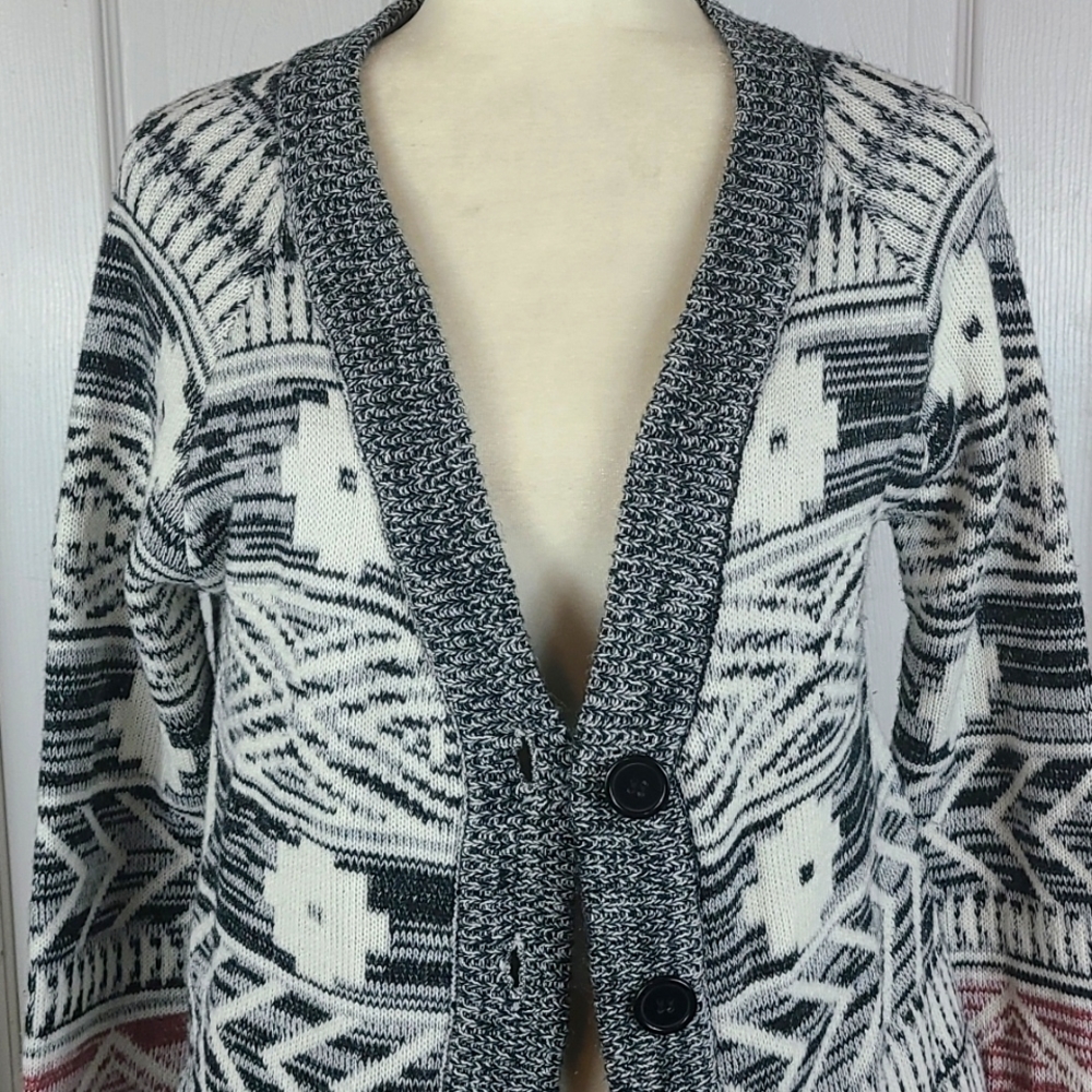 Charlotte Russe Button Up Cardigan - Picture 2 of 10